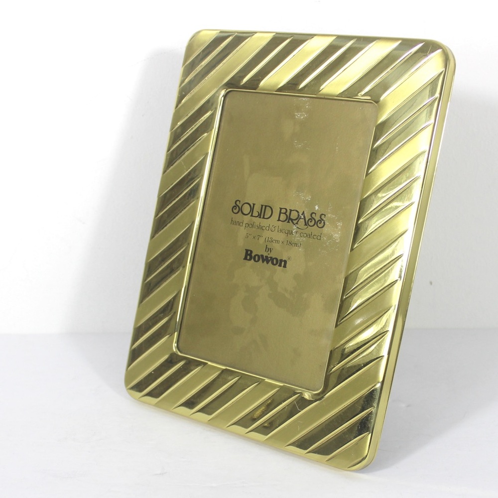 80’s 5x7 Rectangular Striped Brass Picture Frame with Black Velvet Back, Table